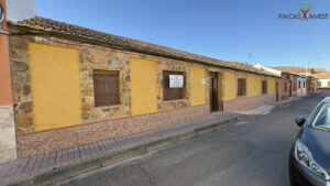 Casa de Pueblo con patio y cocina campera- Porzuna