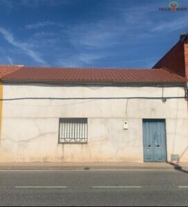 Casa con patio grande en Porzuna