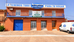 Nave con almacén, tienda y vivienda en Porzuna